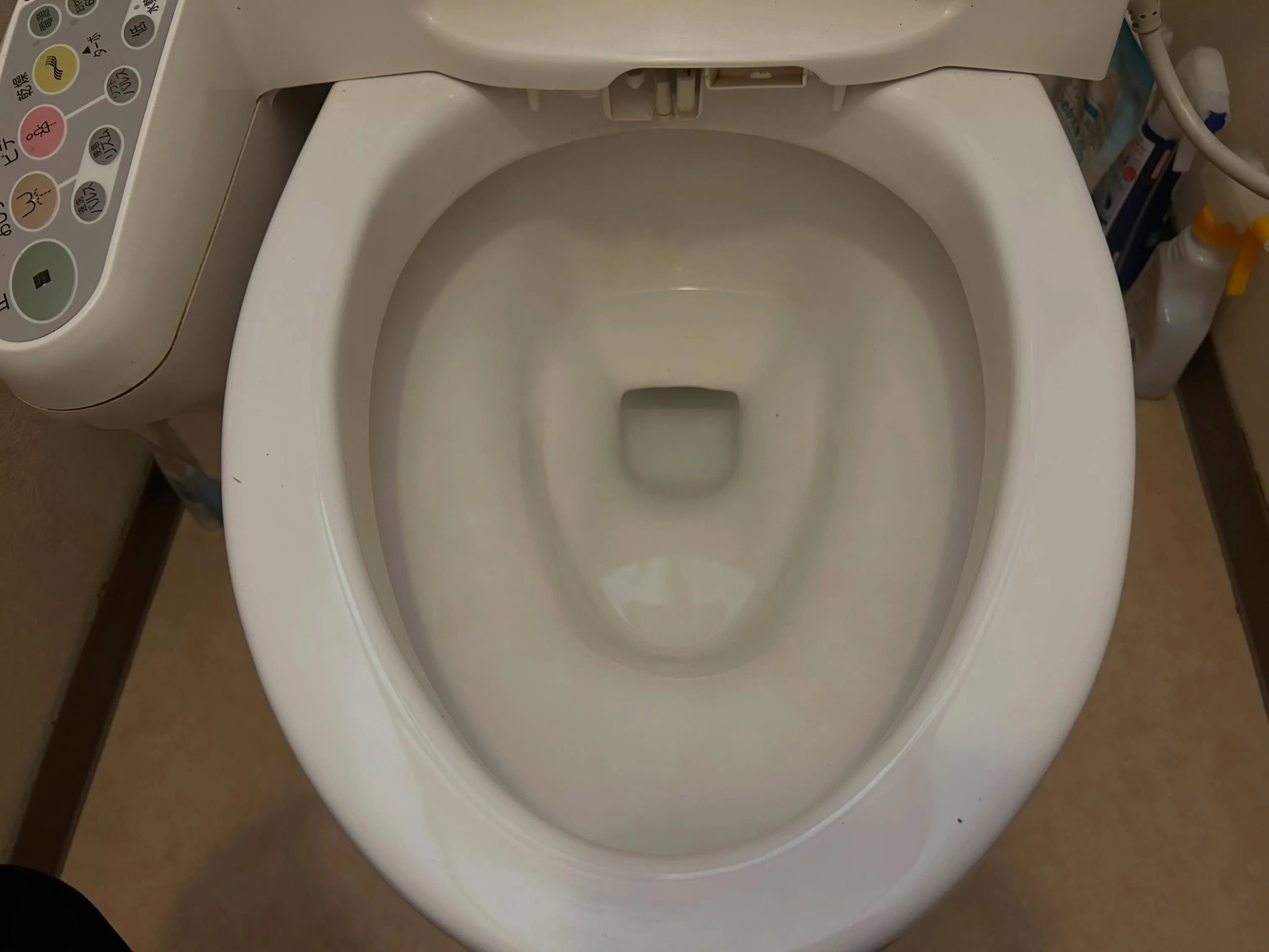 トイレのサビが気になるとの事でご依頼がありました!
